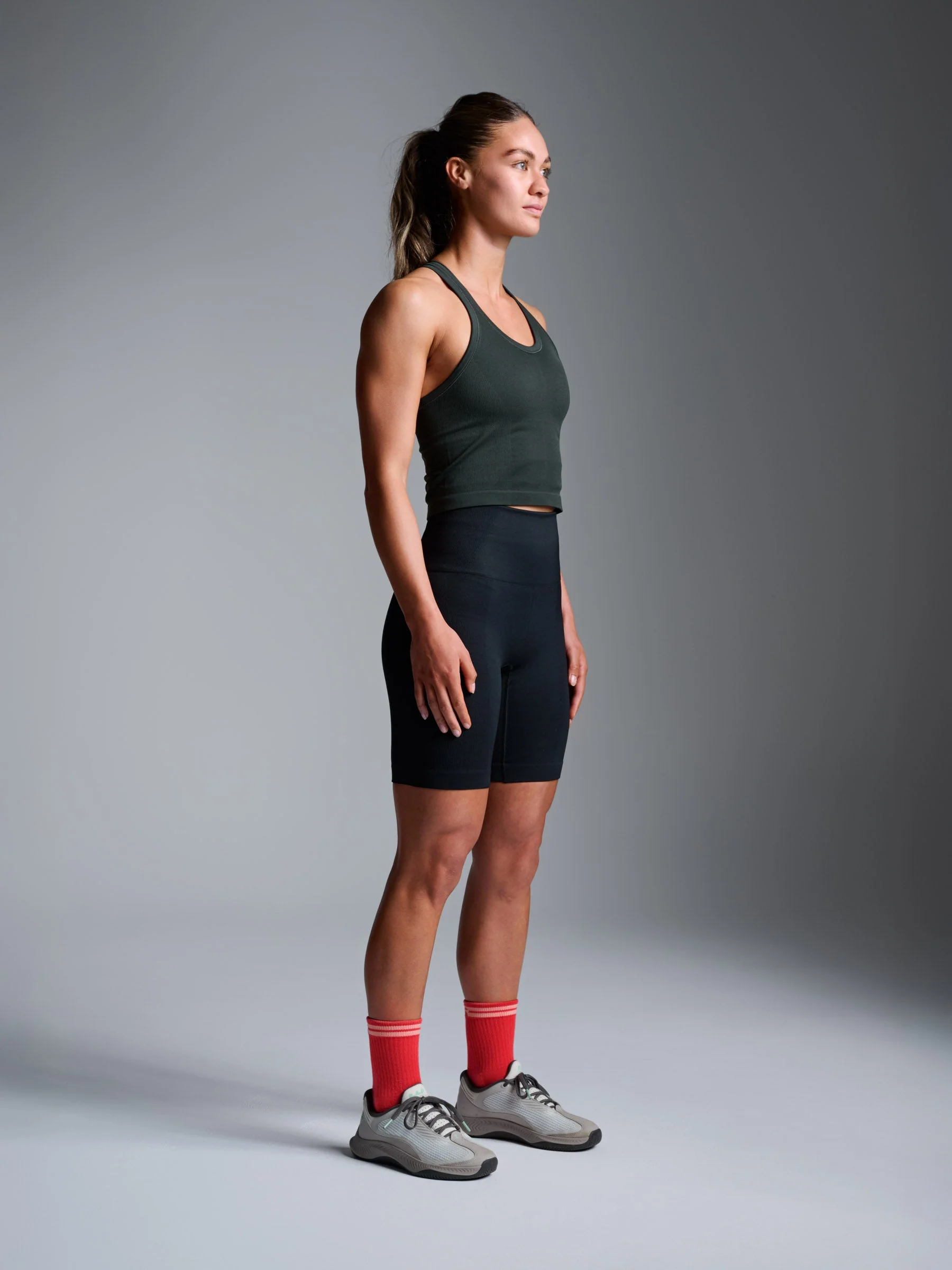 CROPPED MUSCLE TANK (RECYCLED) Olive - Image 4