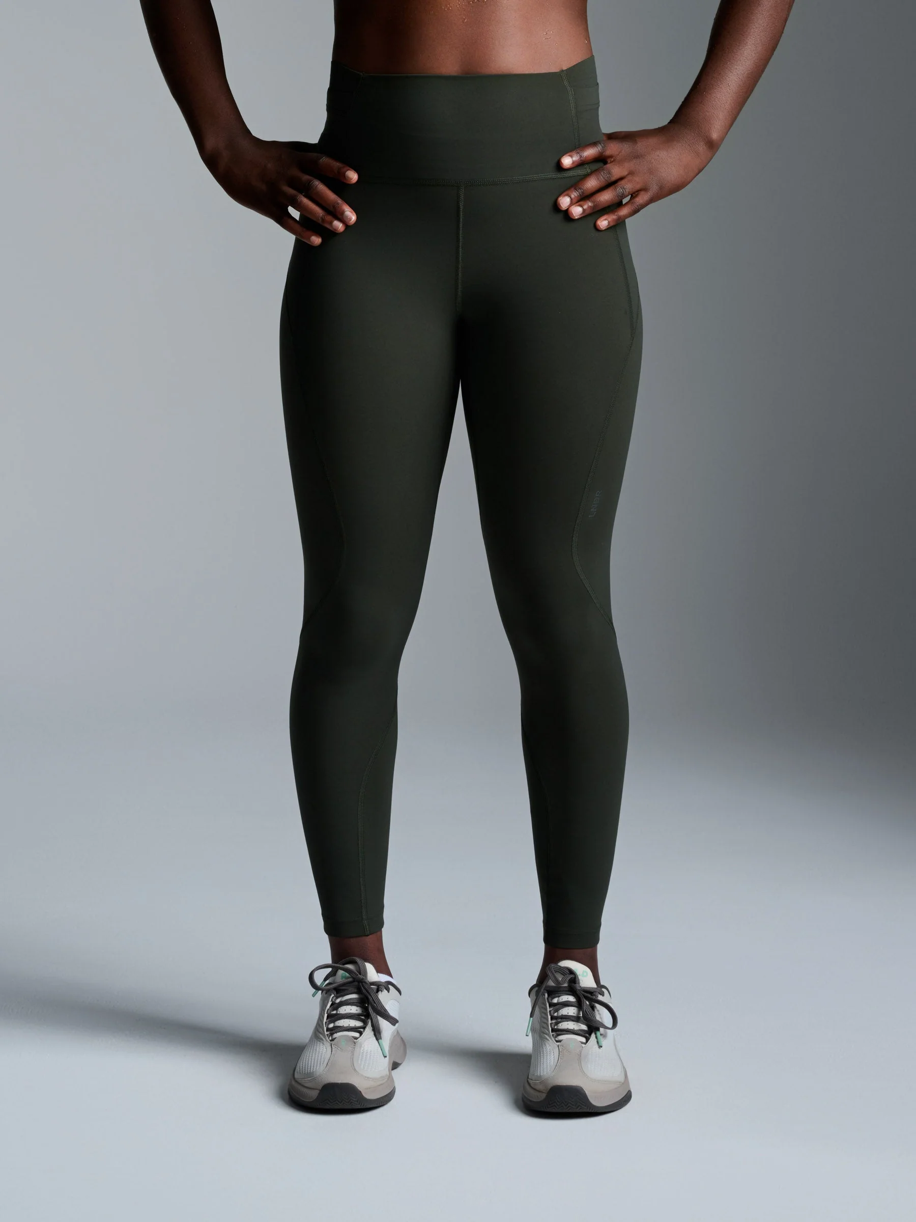 LIMITLESS POCKET 7/8 Legging Olive - Image 4